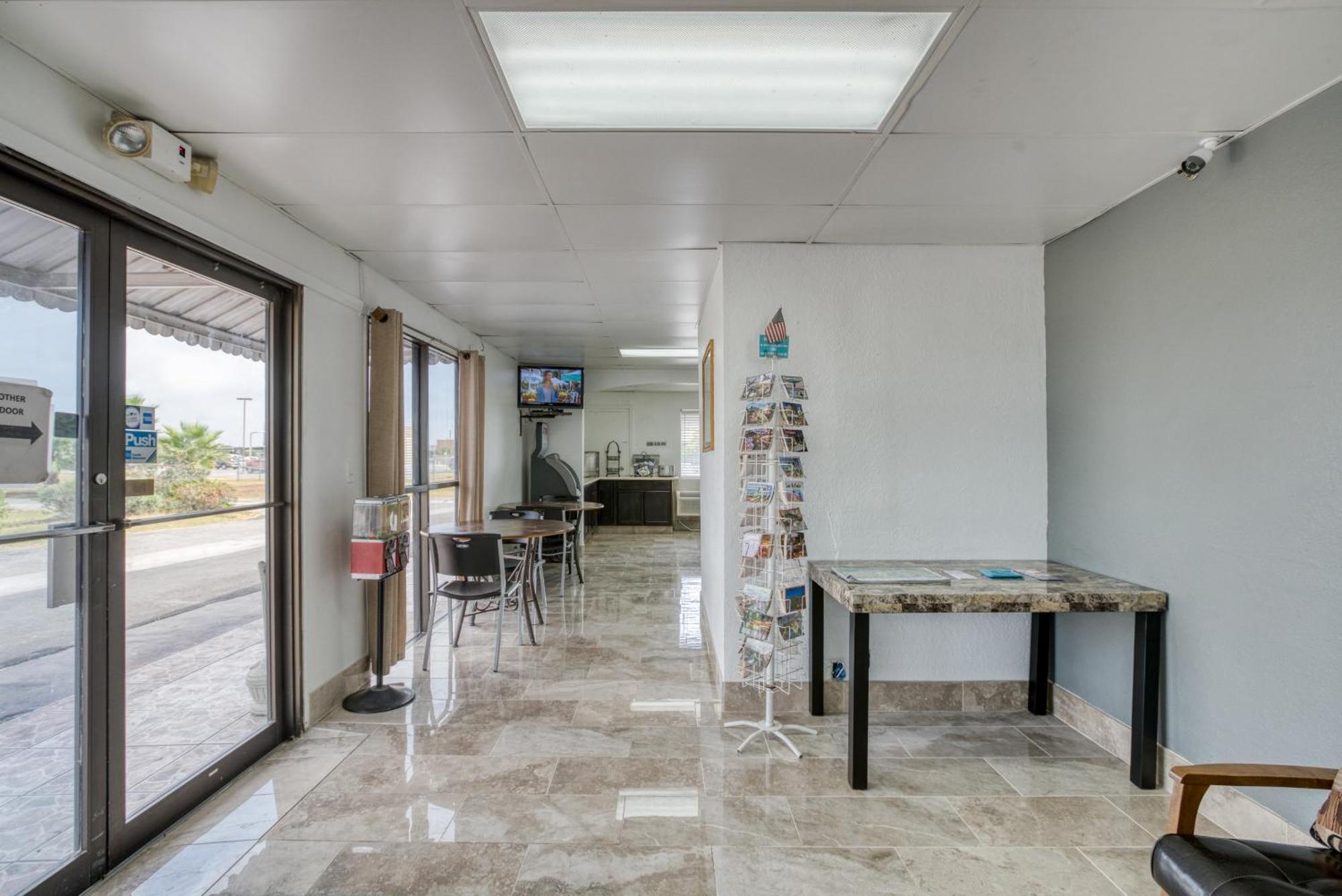 Oyo Hotel San Antonio Lackland Air Force Base West Εξωτερικό φωτογραφία