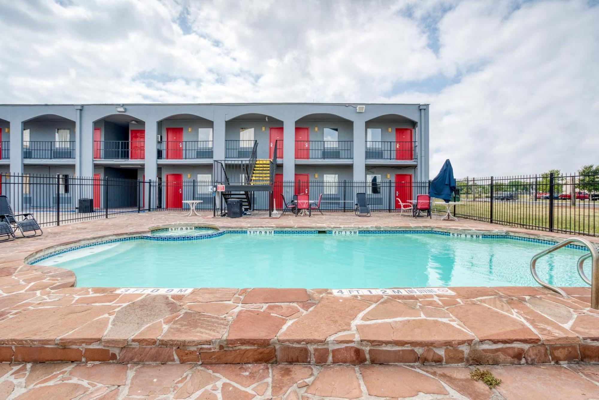 Oyo Hotel San Antonio Lackland Air Force Base West Εξωτερικό φωτογραφία