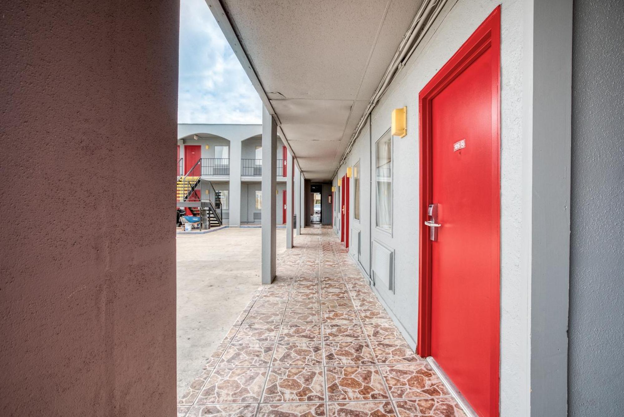 Oyo Hotel San Antonio Lackland Air Force Base West Εξωτερικό φωτογραφία