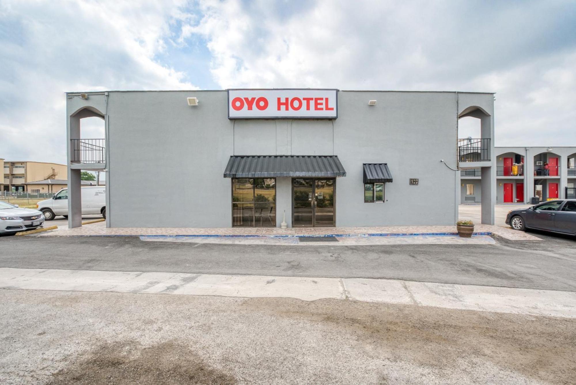 Oyo Hotel San Antonio Lackland Air Force Base West Εξωτερικό φωτογραφία