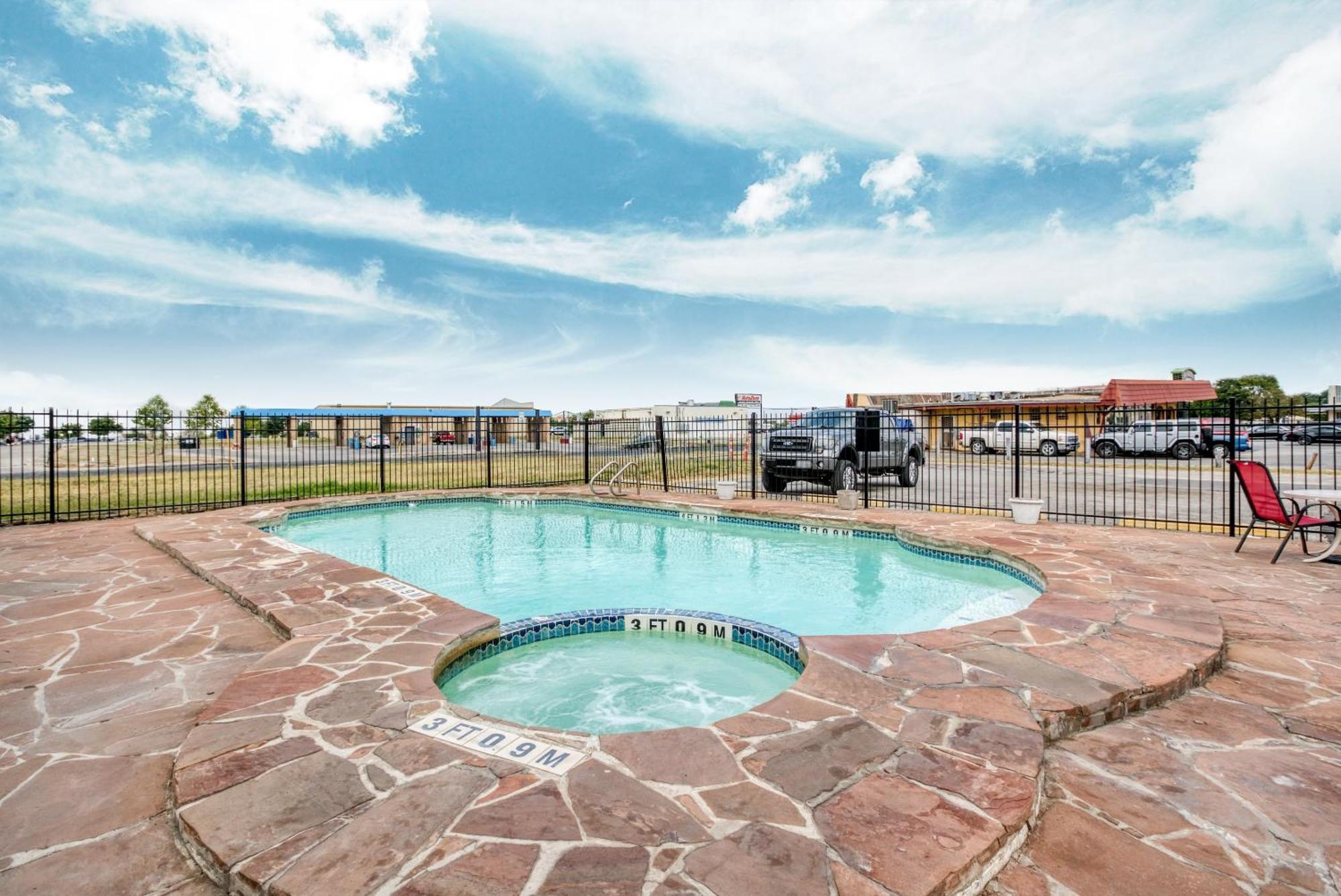 Oyo Hotel San Antonio Lackland Air Force Base West Εξωτερικό φωτογραφία
